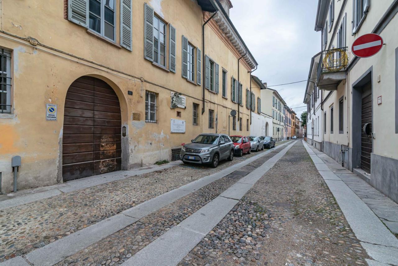 House Of Foscolo - Palazzo Cornazzani - By Host4U Appartement Pavia Buitenkant foto