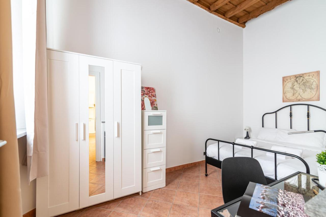 House Of Foscolo - Palazzo Cornazzani - By Host4U Appartement Pavia Buitenkant foto