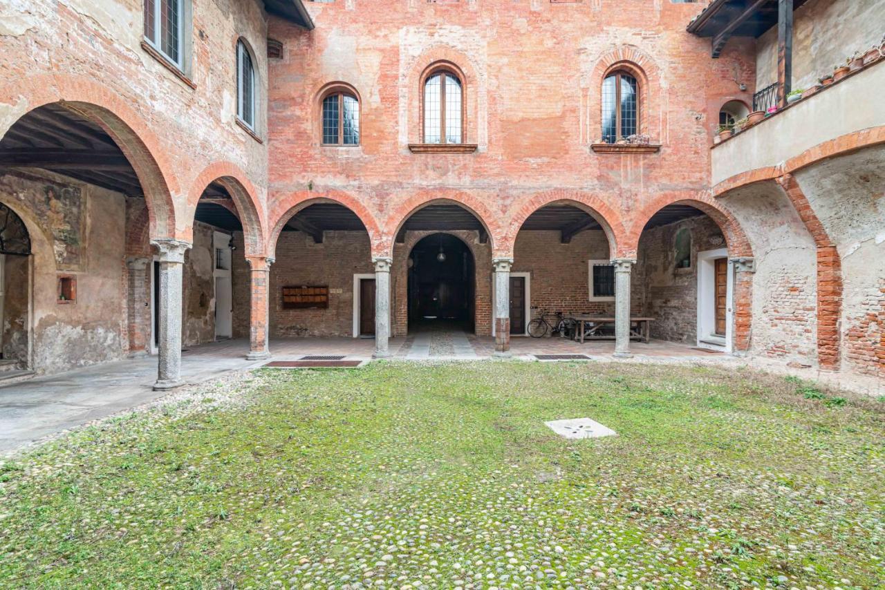 House Of Foscolo - Palazzo Cornazzani - By Host4U Appartement Pavia Buitenkant foto