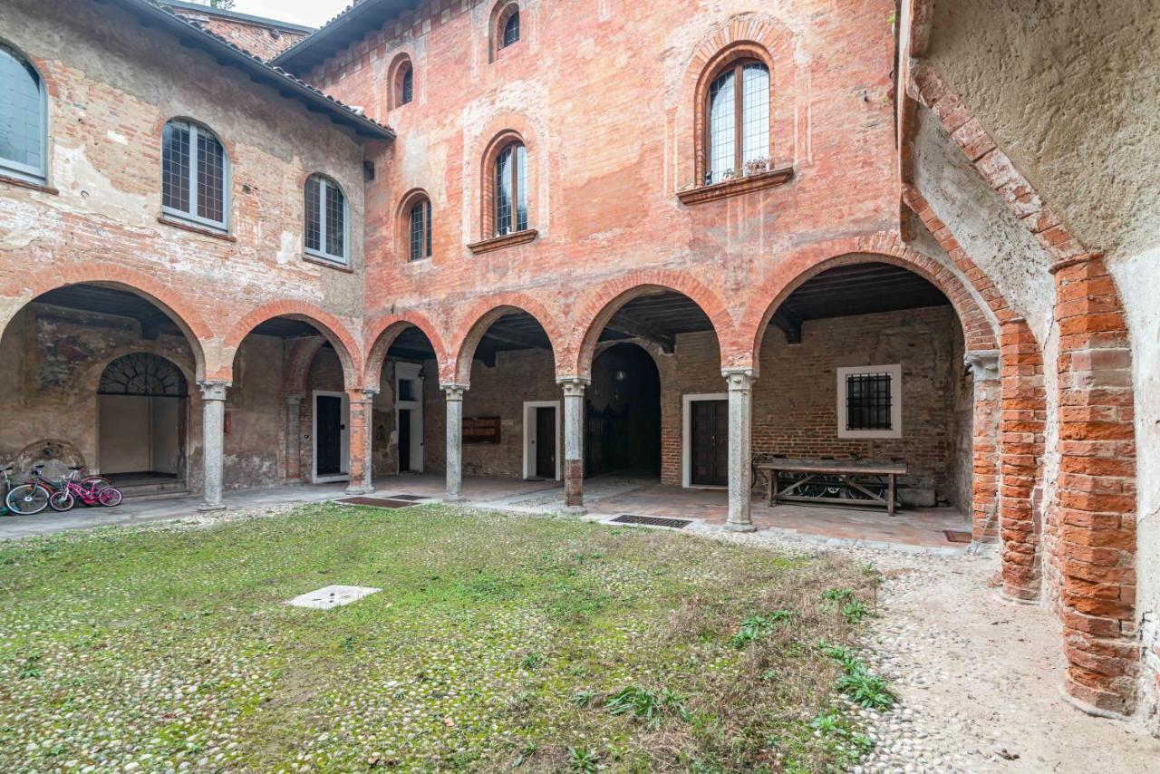 House Of Foscolo - Palazzo Cornazzani - By Host4U Appartement Pavia Buitenkant foto