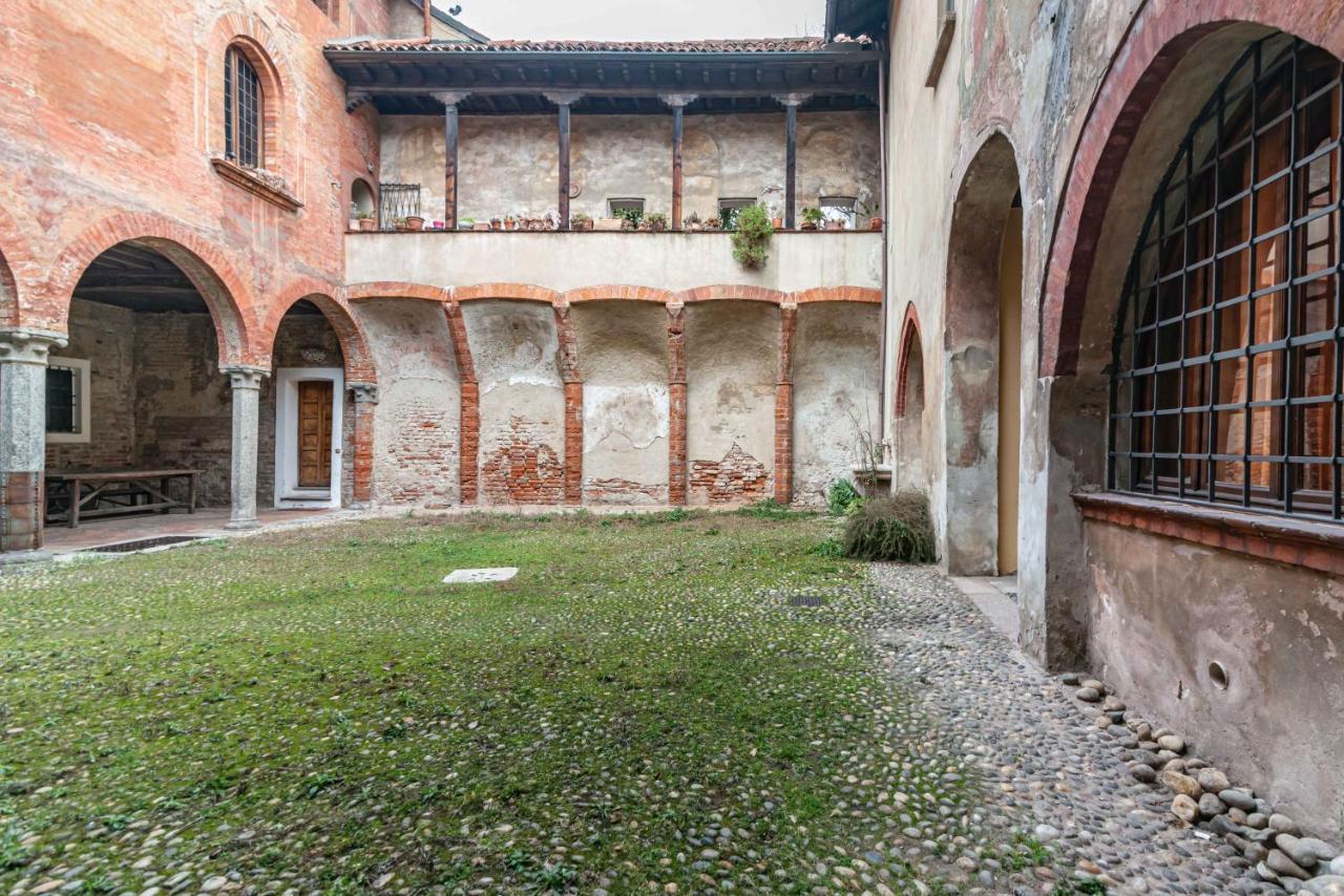 House Of Foscolo - Palazzo Cornazzani - By Host4U Appartement Pavia Buitenkant foto